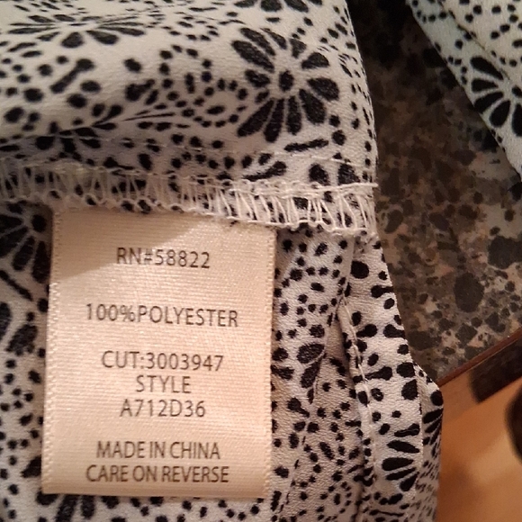 Max Studio Black and White Floral Blouse with Tie Waist - Picture 6 of 6